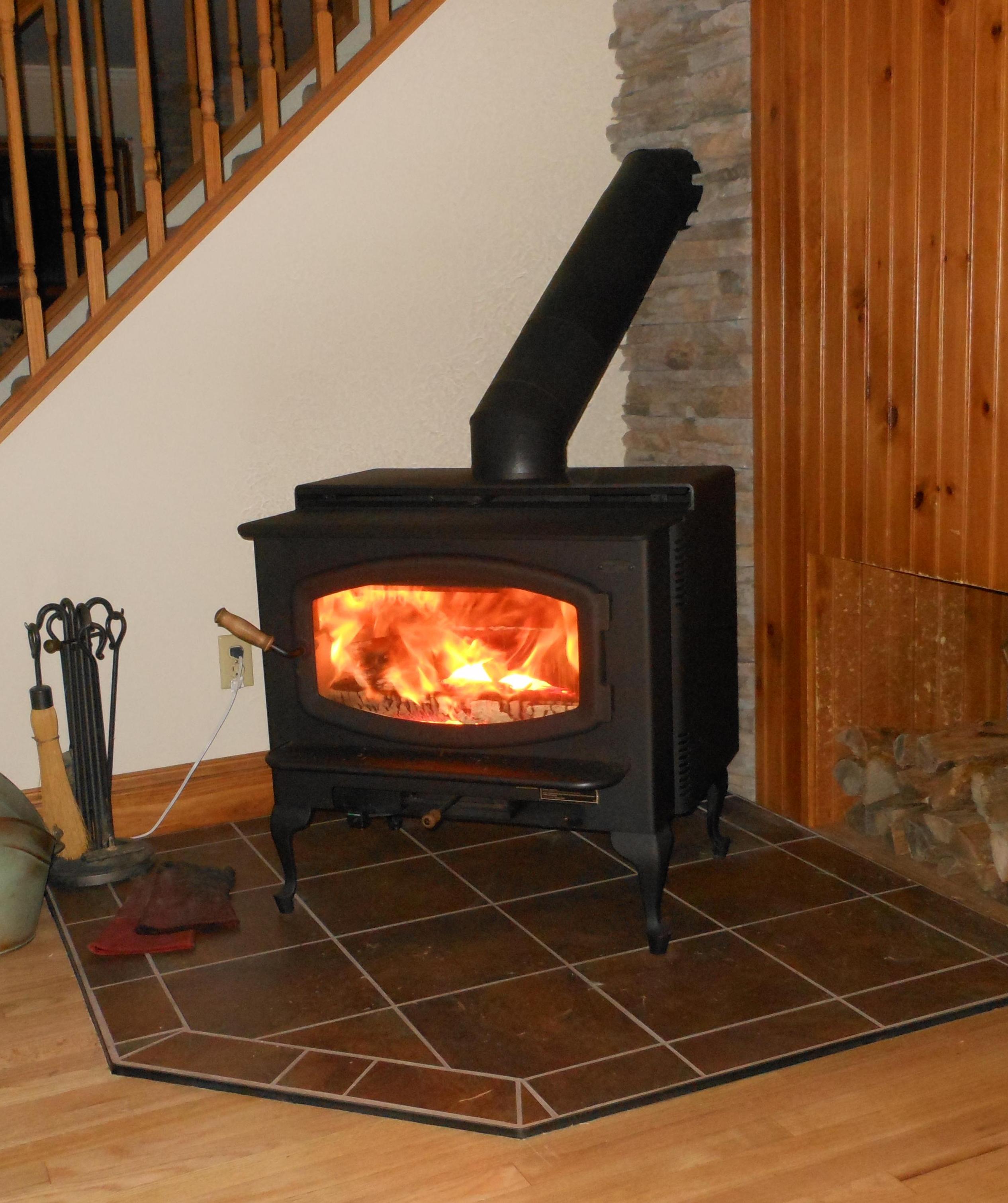 http://www.mainepelletstove.com/wp-content/uploads/2016/01/Avalon-Olympic-woodstove.jpg
